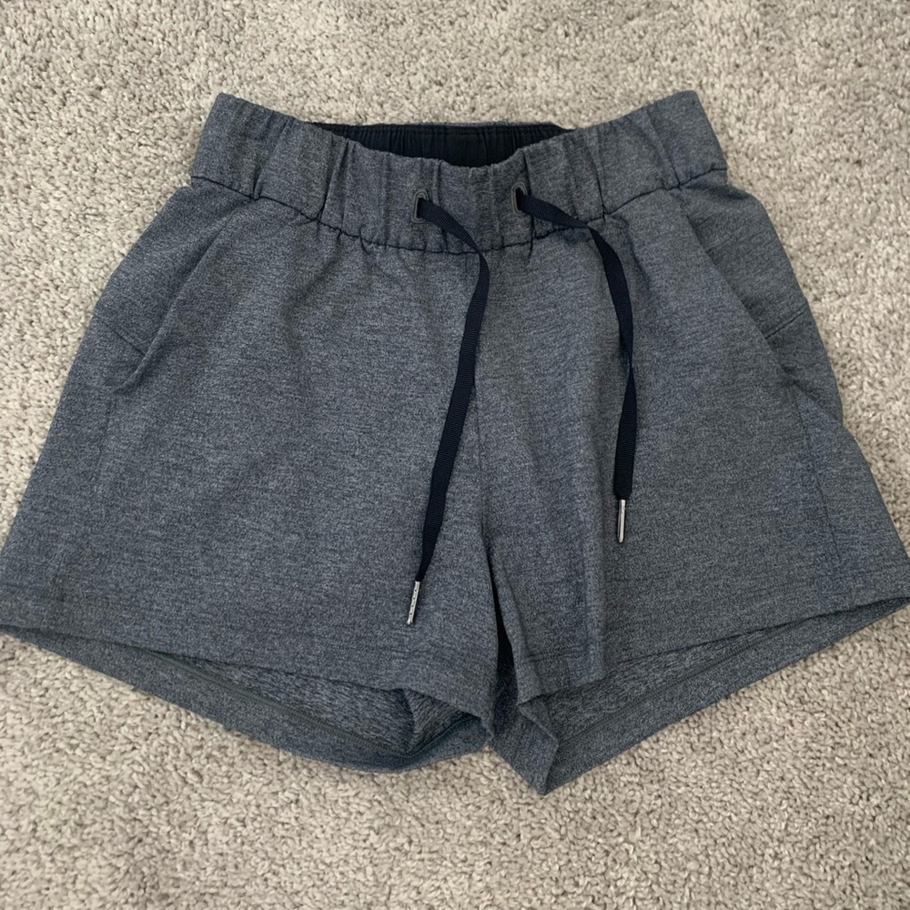 Lululemon stretch waist shorts